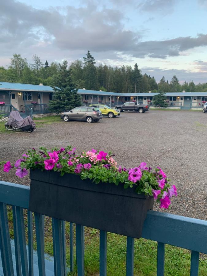 Motel De L'Anse Port-Daniel Exterior photo